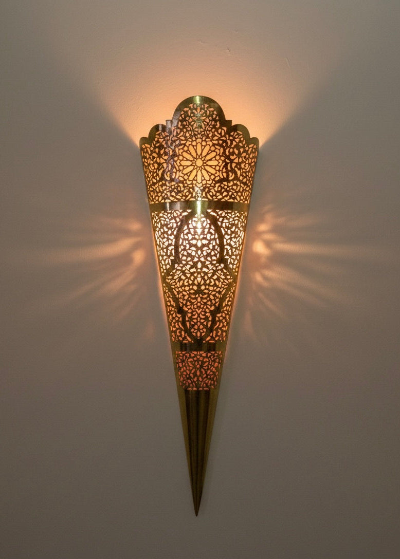Vintage Moroccan Wall Light - Engraved Brass Sconce for Home Decor