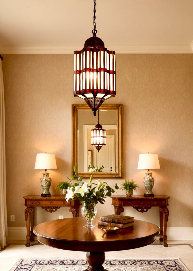 Moroccan brass lantern in a luxury foyer entryway, marokkanische flurbeleuchtung messing, illuminazione ingresso marocchina di lusso, ديكور مدخل فخم مع ثريا مغربية نحاس.